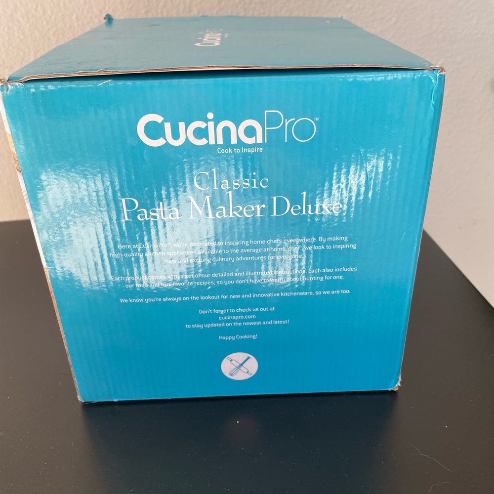 New in Box Cucina Classic Pro Pasta Maker Deluxe & Ravioli Maker - Picture 4 of 4